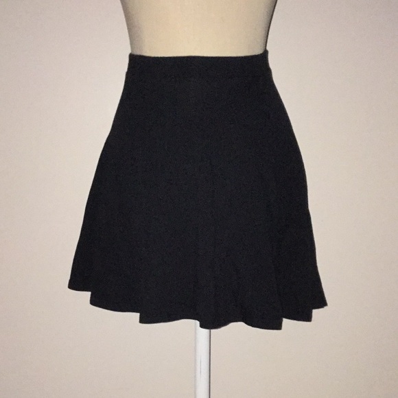 Forever 21 black mini skirt - Picture 4 of 5